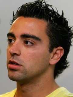Homem Estiloso com Cabelo Espigado