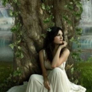 Garota Encantadora na Natureza