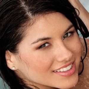 Mulher Bonita e Sorridente