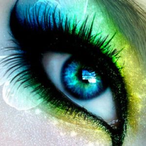 Arte de Maquiagem de Olhos Vibrantes