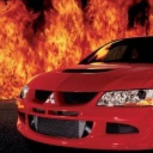 Carro Mitsubishi Vermelho em Chamas