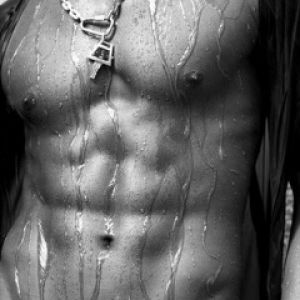 Modelo masculino estiloso