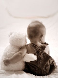 Bebê Adorável com Ursinho