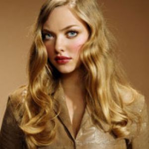 Retrato Glamouroso de uma Mulher