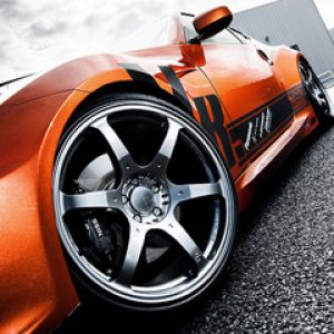 Carro Esportivo Laranja Estiloso