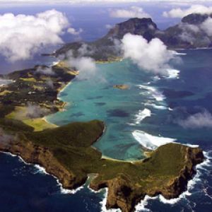 Vista Aérea de uma Costa Deslumbrante