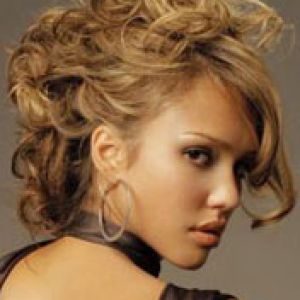 Retrato Glamouroso de uma Mulher