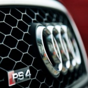 Grade de Carro Audi PS4