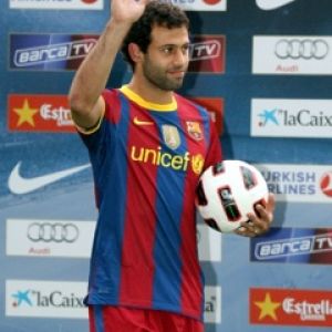 Estrela do futebol com bola