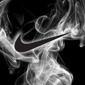 Logo Nike na Fumaça