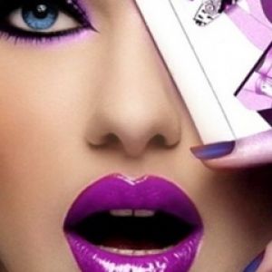 Maquiagem Roxa Glamourosa