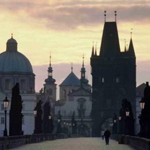 Ponte Carlos de Praga ao Pôr do Sol