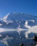 Reflexo de Montanha Nevada