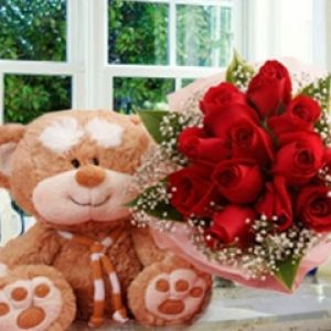 Ursinho Fofo com Rosas