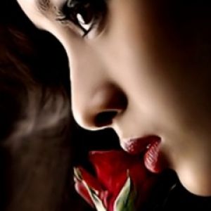 Linda Garota com Rosa
