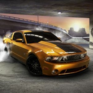 Carro Esportivo Laranja Estiloso