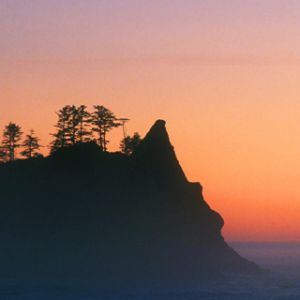 Pôr do Sol sobre Falésias Costeiras