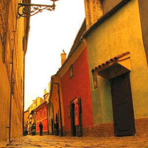 Encantadora Rua de Paralelepípedos