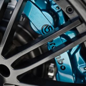 Roda de Carro Estilosa em Close-Up