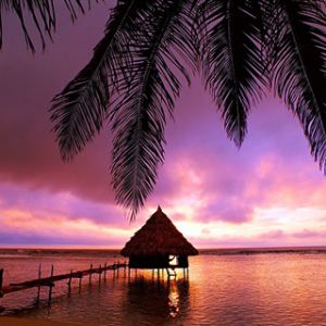 Pôr do Sol Tropical sobre a Água