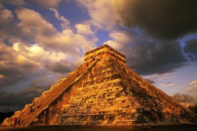 Pirâmide de Chichen Itza ao Pôr do Sol