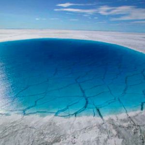 Impressionante Derretimento de Gelo Azul