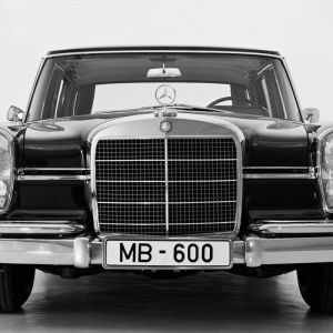 Mercedes-Benz MB 600 Clássico