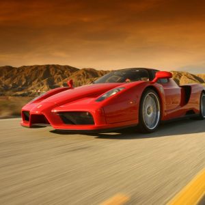 Ferrari Enzo na estrada