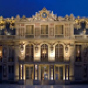 Palácio Iluminado à Noite