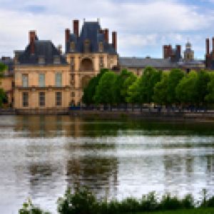 Reflexo de um Castelo Histórico