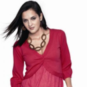 Mulher Estilosa em Vermelho