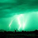 Tempestade Verde com Raios