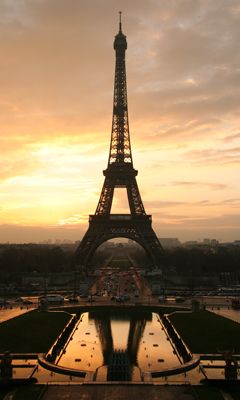 Torre Eiffel ao pôr do sol