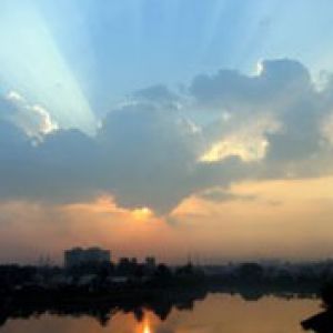 Reflexo do Pôr do Sol na Água