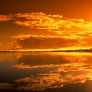 Deslumbrante Reflexo do Pôr do Sol