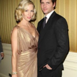 Casal Elegante em Traje Formal