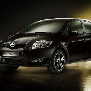 Carro Preto Toyota Auris