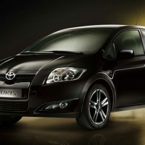 Carro Preto Toyota Auris