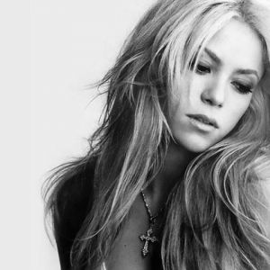 Retrato de Shakira em Preto e Branco