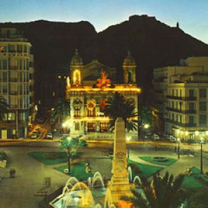 Linda Vista Noturna da Praça