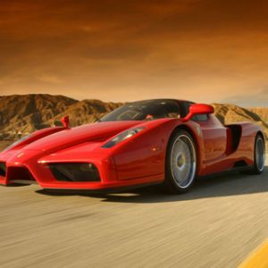 Ferrari Enzo na Estrada Aberta