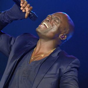 Cantor Soul se Apresentando ao Vivo