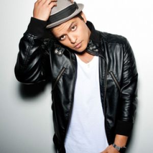 Bruno Mars Estilo Elegante