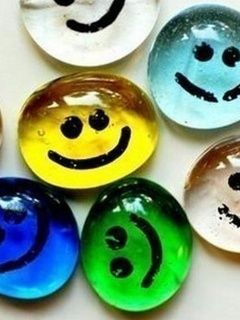 Pedras Coloridas com Sorrisos