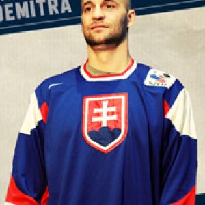 Jogador de Hóquei com Camisa Eslovaca