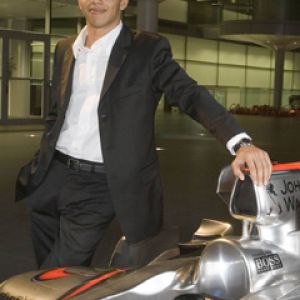 Lewis Hamilton com carro McLaren F1