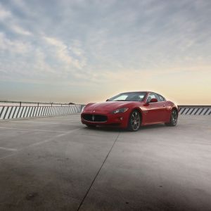 Carro Esportivo Maserati Vermelho