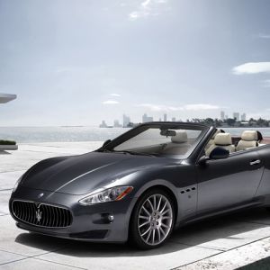 Maserati Conversível na Costa