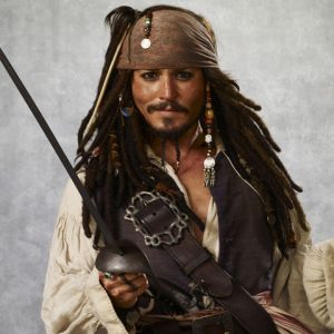 Capitão Pirata com Espada