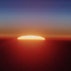 Deslumbrante Pôr do Sol Sobre o Horizonte